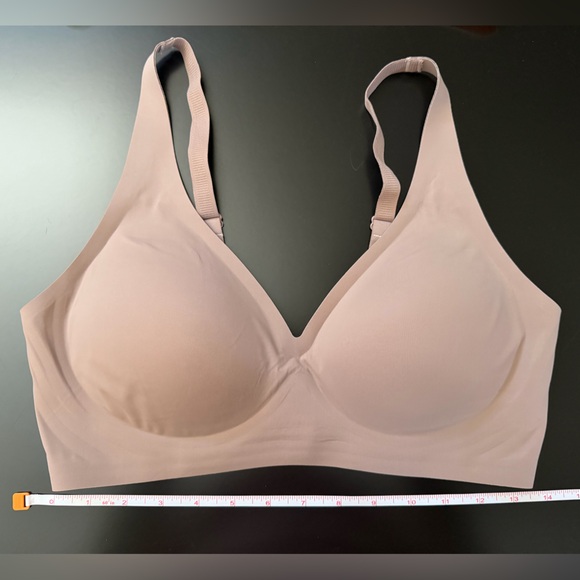 5 Seamless Wireless Bras - Picture 3 of 4
